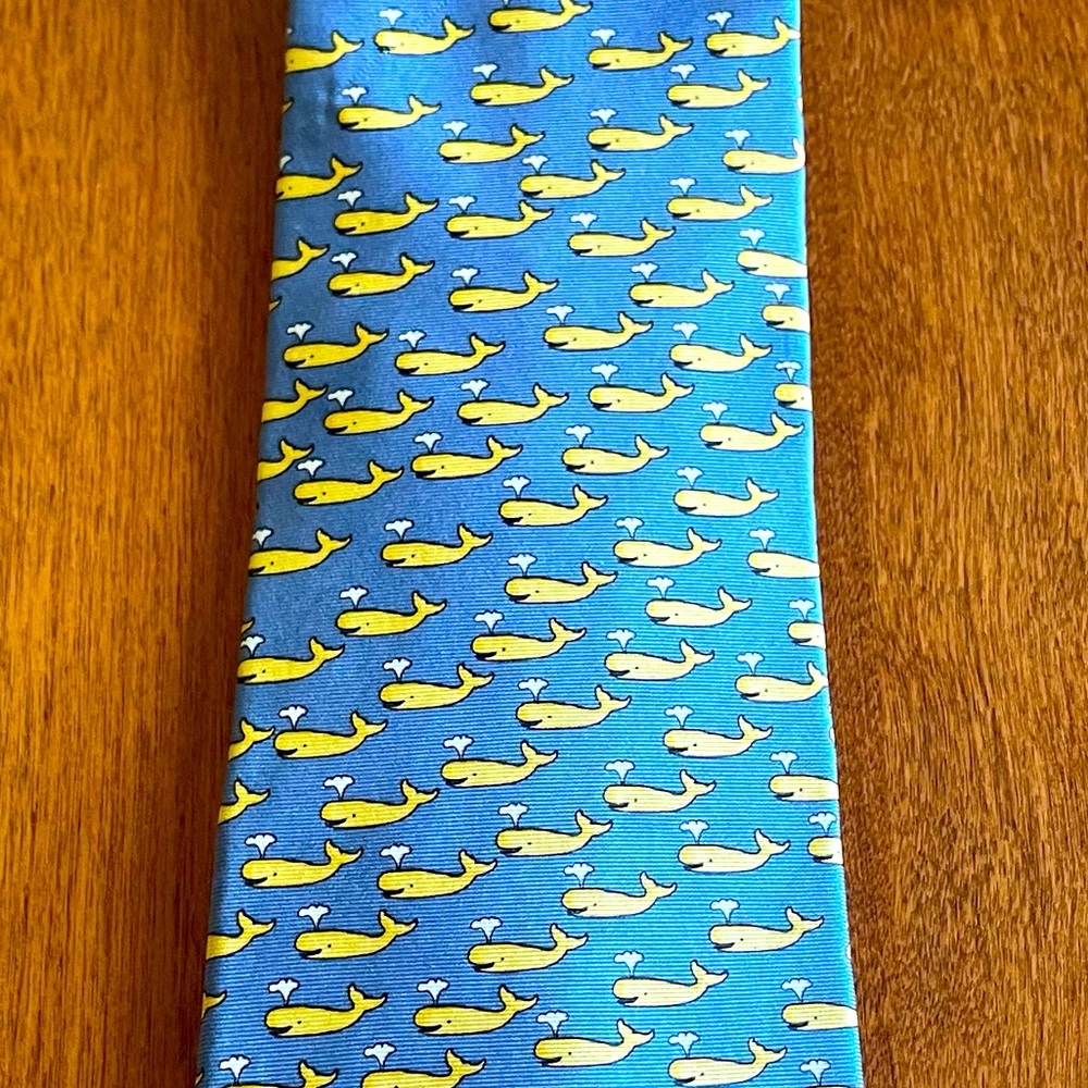 Beautiful tie for marine animal lover